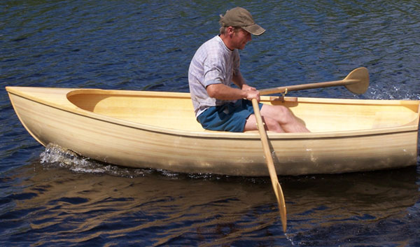 Аренда деревянной лодки.